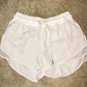 Lululemon Shorts White Size 4